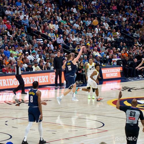 《NBA第一直播吧，带你直击激情四溢的赛场！》