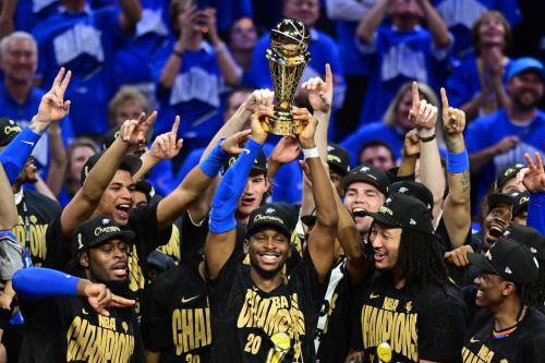 《NBA全明星新秀赛：热血沸腾的青春战场！》